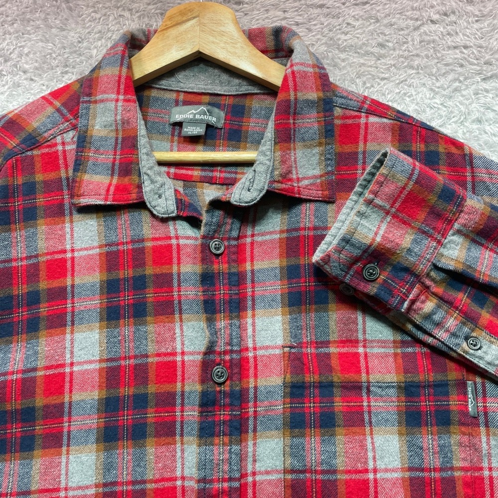 Eddie Bauer Mens XL Red Grey Plaid Flannel Button Down Shirt Long Sleeve 0631